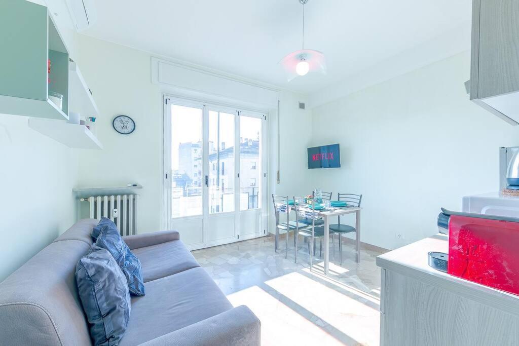 Navigli - Downtown - Duomo Spacious Two Bedroom Apartment - Close To Metro - Ac - Wi-Fi Milano Ngoại thất bức ảnh