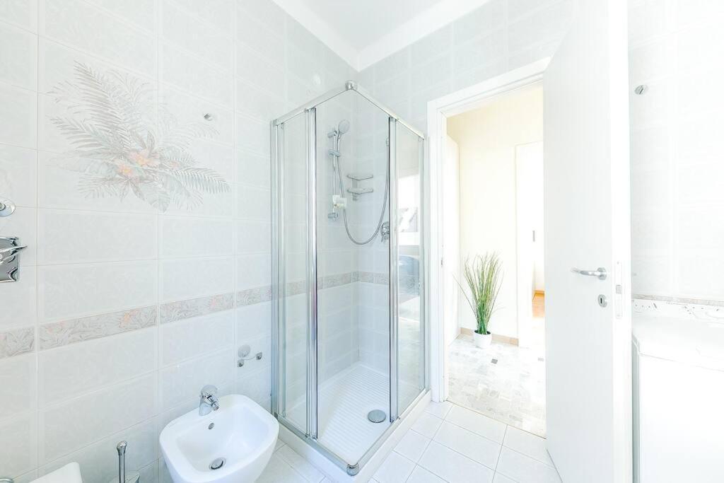 Navigli - Downtown - Duomo Spacious Two Bedroom Apartment - Close To Metro - Ac - Wi-Fi Milano Ngoại thất bức ảnh