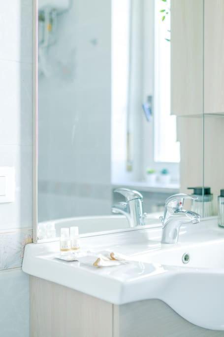Navigli - Downtown - Duomo Spacious Two Bedroom Apartment - Close To Metro - Ac - Wi-Fi Milano Ngoại thất bức ảnh