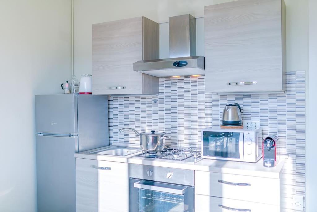 Navigli - Downtown - Duomo Spacious Two Bedroom Apartment - Close To Metro - Ac - Wi-Fi Milano Ngoại thất bức ảnh